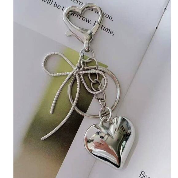 Silver Heart Bow Bag Charm Keychain Key Ring - Picture 3 of 3